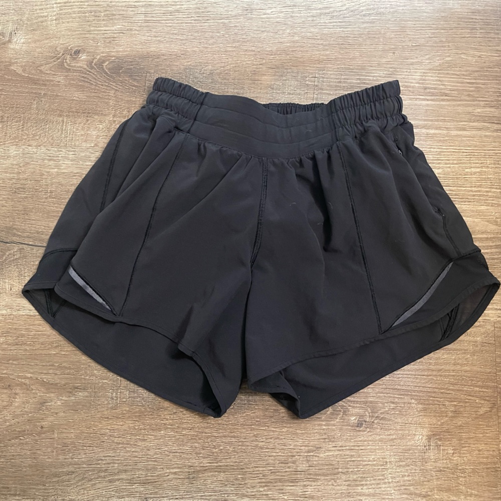 Lululemon hotty hot shorts black 4” inseam size 4